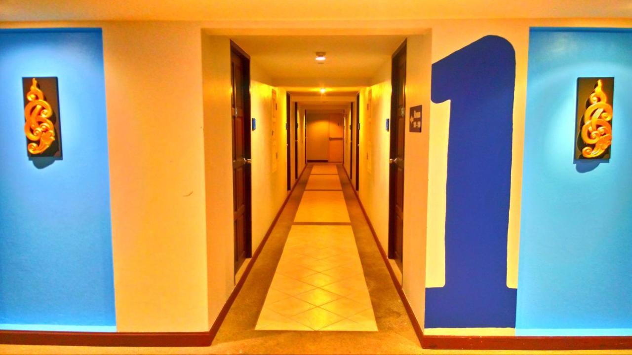 Bodega Phuket Patong (Adults Only) Hostel Exterior foto