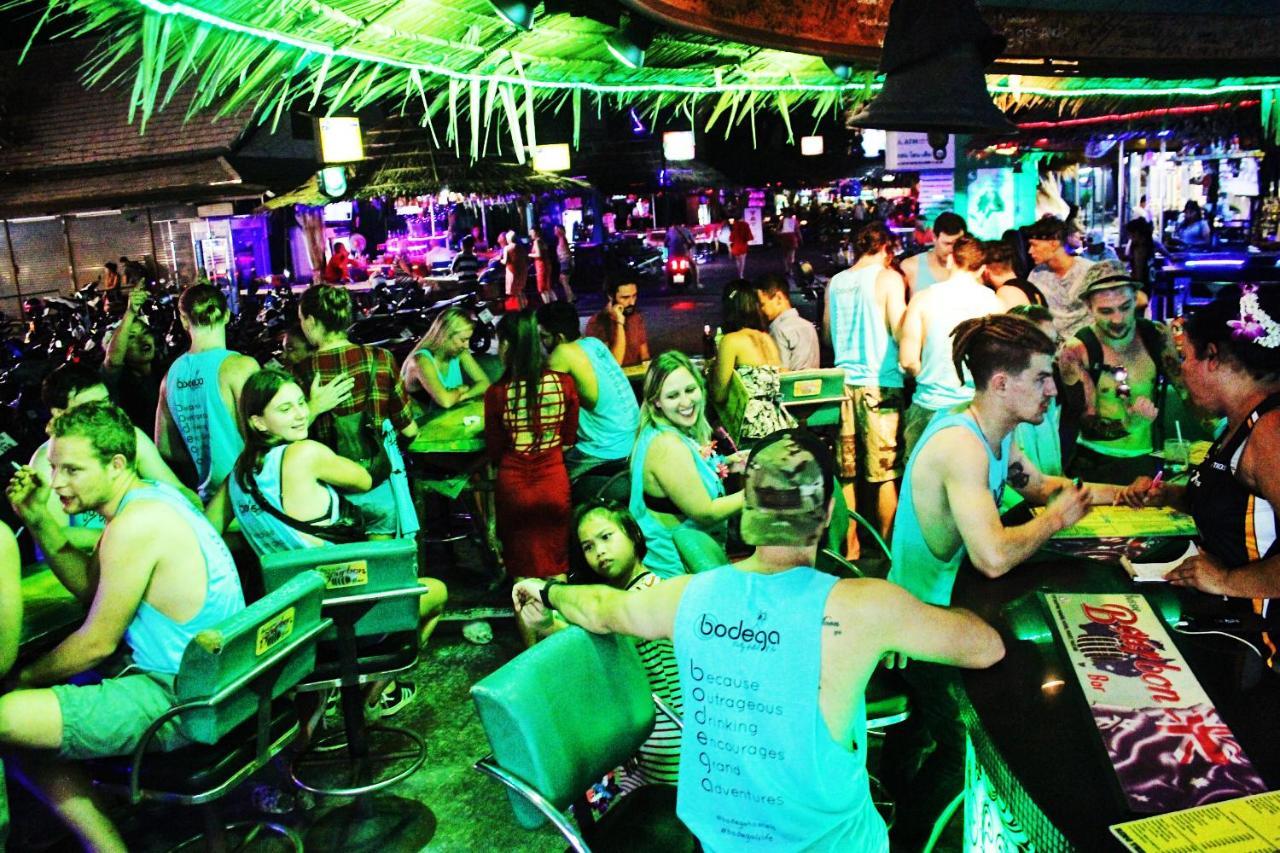 Bodega Phuket Patong (Adults Only) Hostel Exterior foto