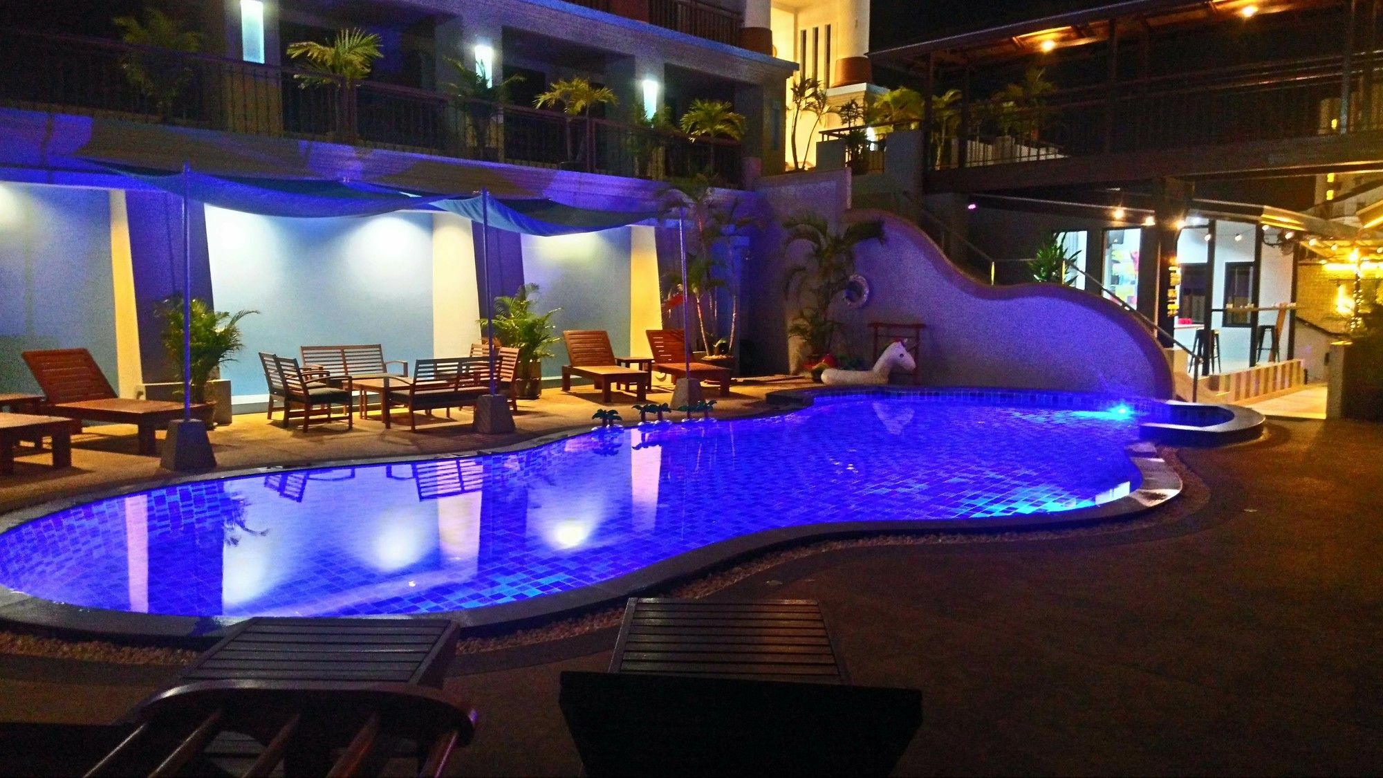 Bodega Phuket Patong (Adults Only) Hostel Exterior foto